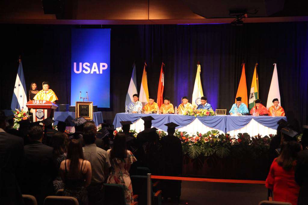 Ceremonia de graduación en la Usap