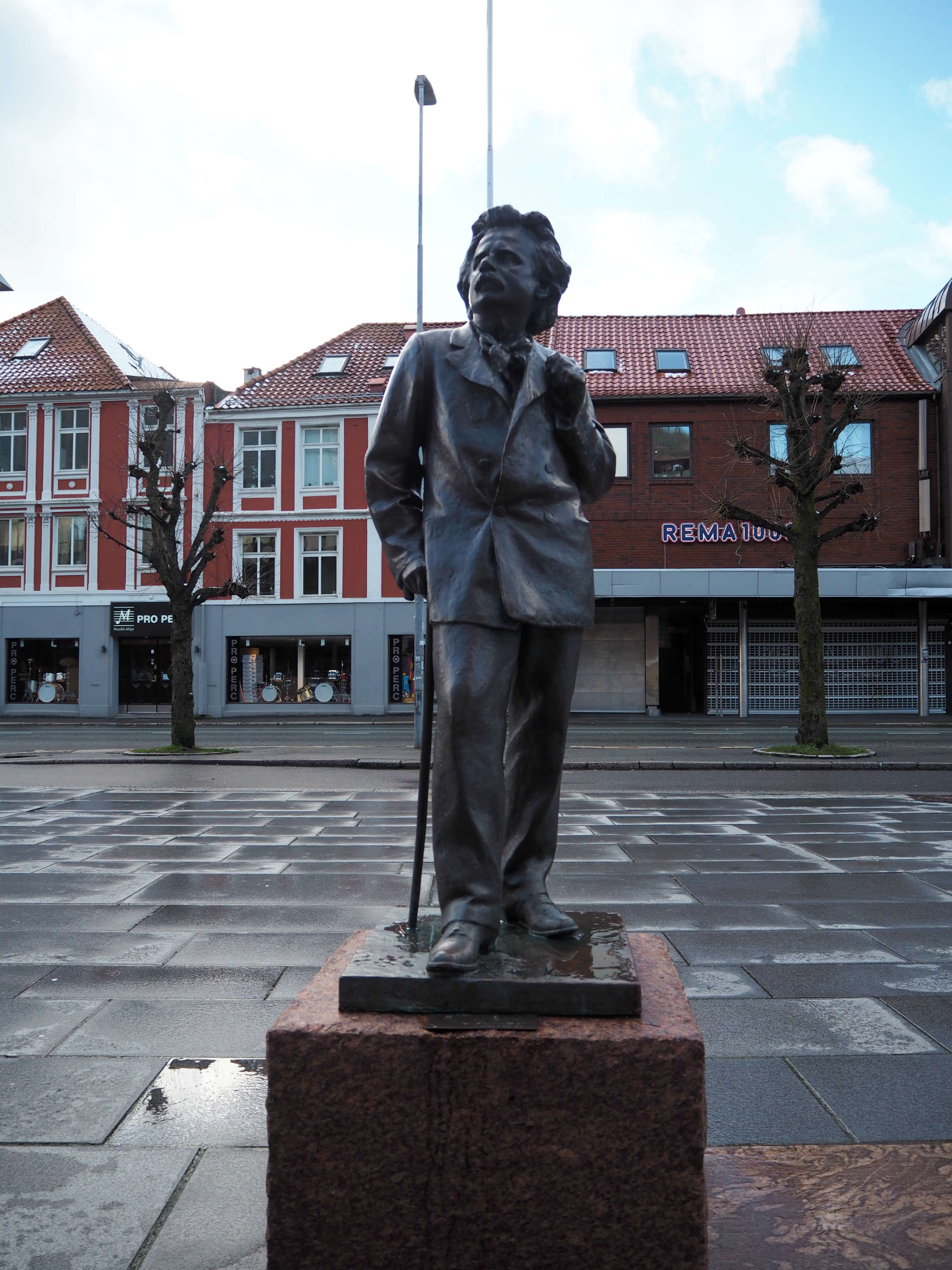 Statue of Edvard Grieg outside Grieghallen in Bergen