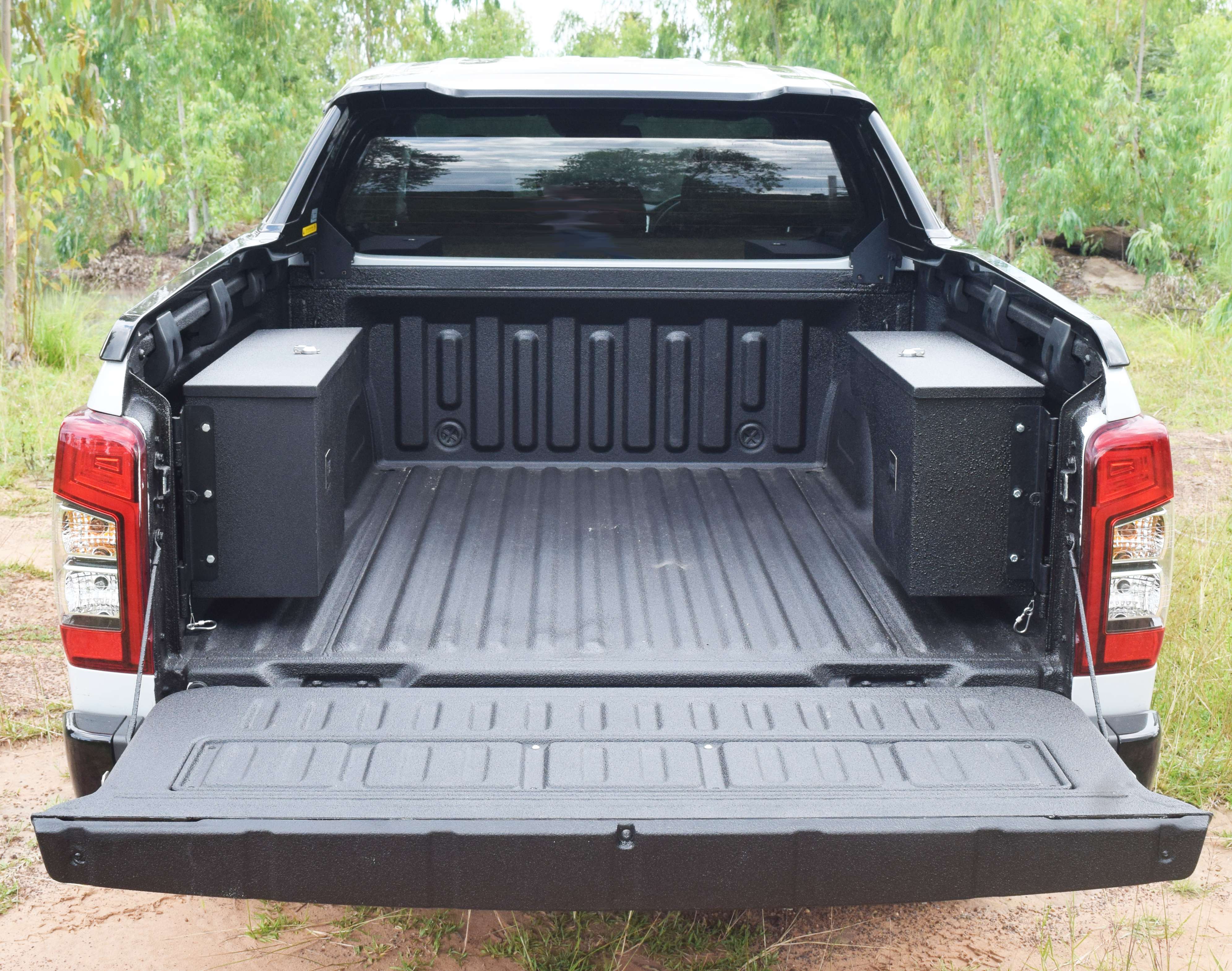 BLACKBOX schwenkbare Alu Staubox für Mitsubishi L200 / Fiat Fullback Pickups -2