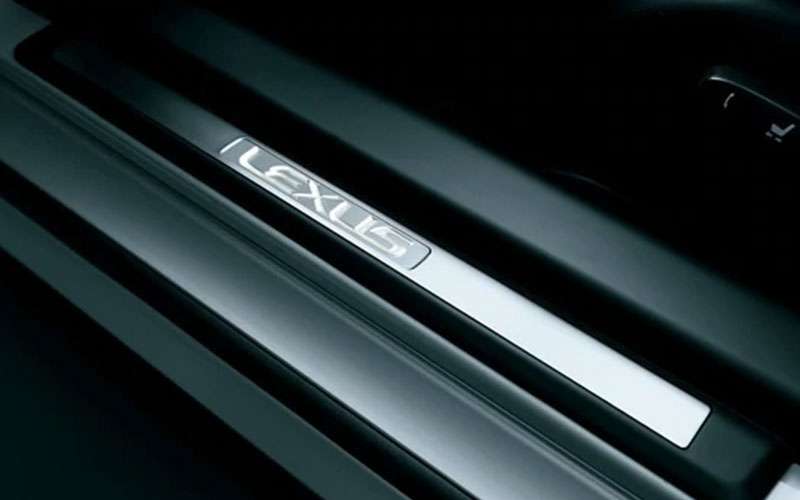 Lexus Illuminated Door Sills