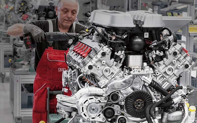 Audi R8 Engine Assembly