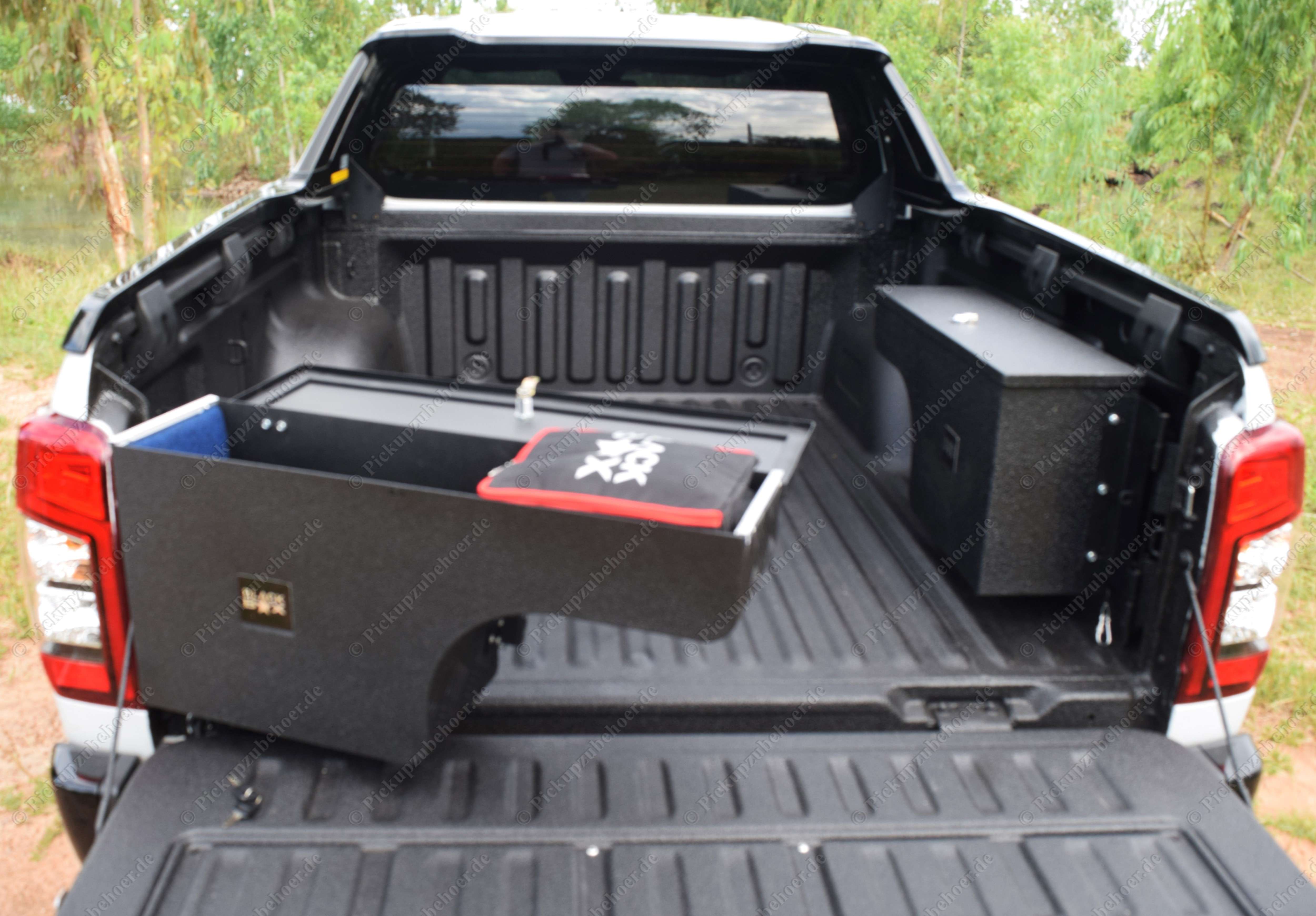 BLACKBOX schwenkbare Alu Staubox für Mitsubishi L200 / Fiat Fullback Pickups -3
