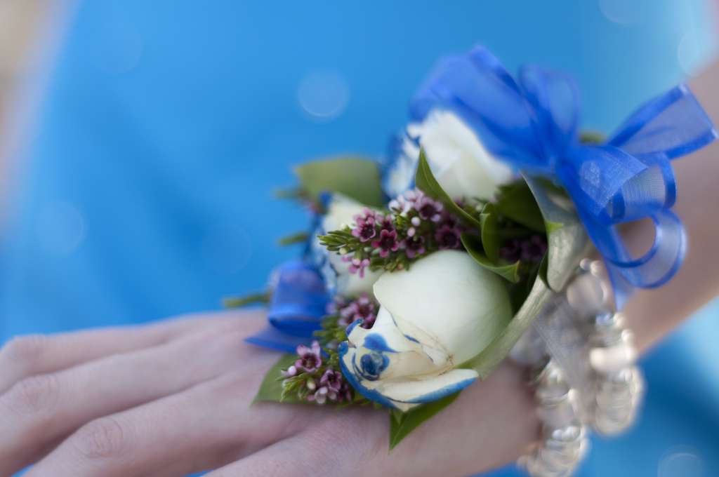 How To Make A Fresh Flower Wristlet Corsage