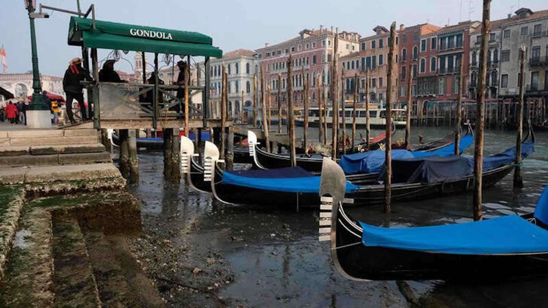 Venice canals run dry as Italy faces a new drought alert
