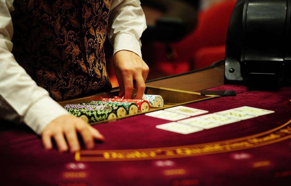 How To Be A Dealer At A Casino