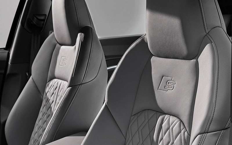 Audi e-tron S Interior