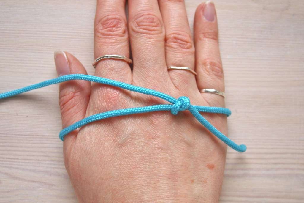 How To Do Adjustable Bracelet Knot
