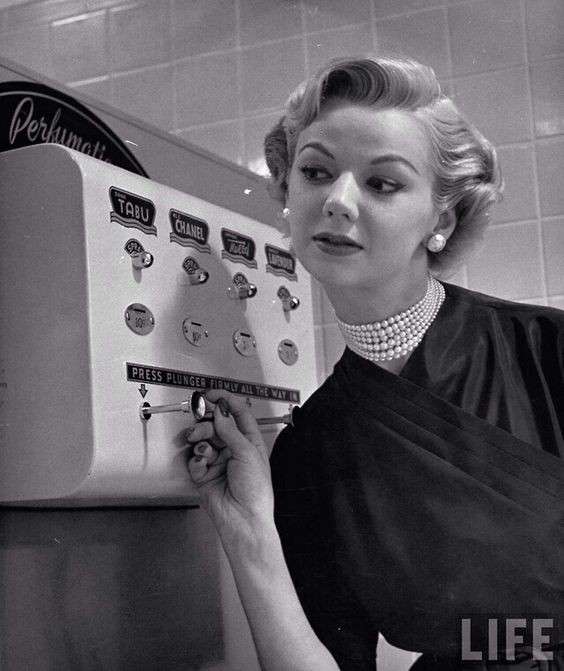 1950년대 화장실 향수 디스펜서