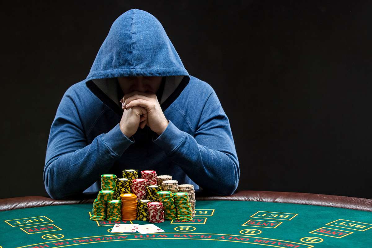 How To Bluff Effectively In Poker