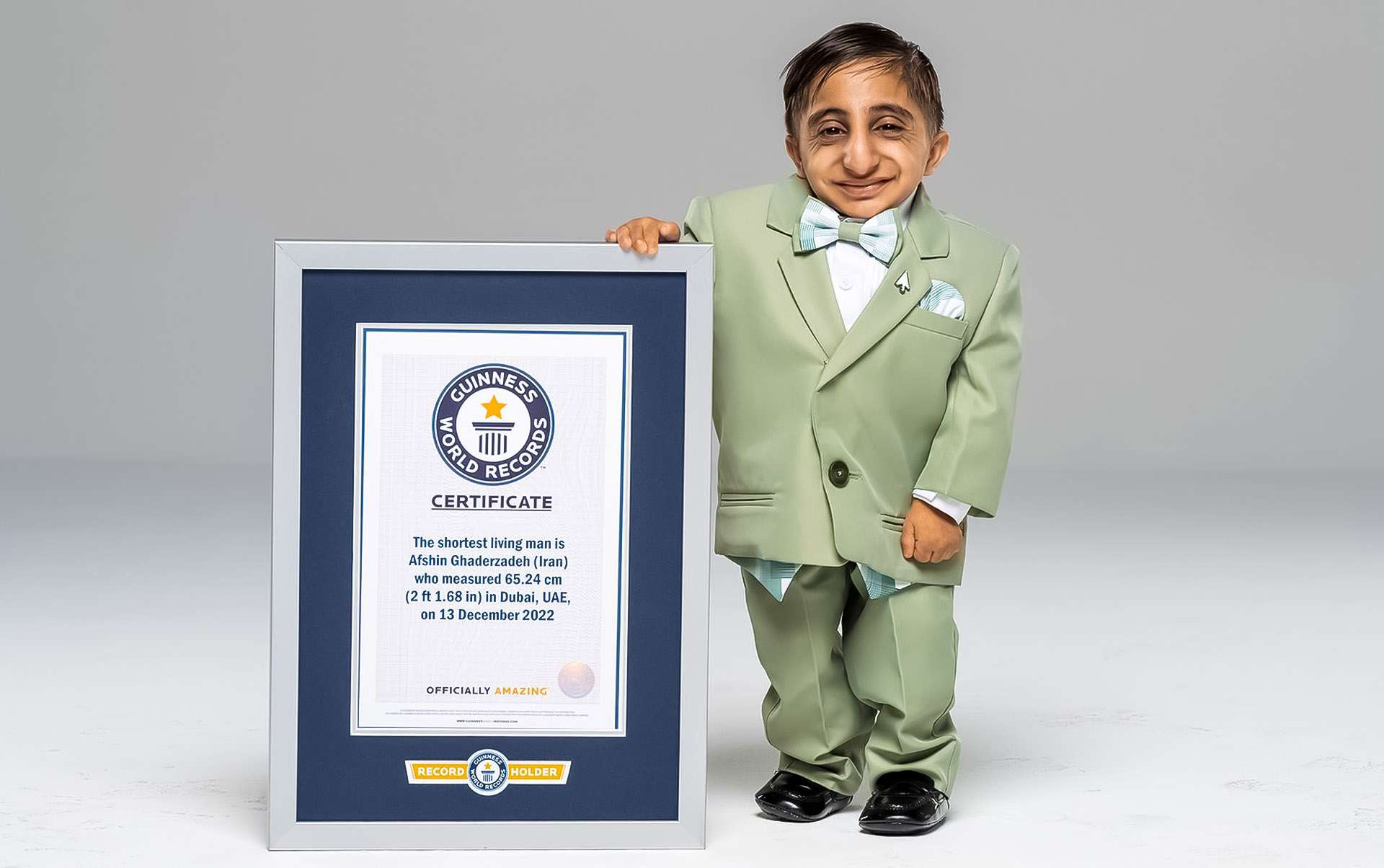 Guinness world record for the shortest man weighing 6kg