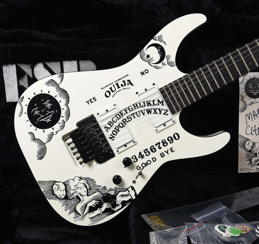 Номер электрогитары. ESP Custom shop Kirk Hammett. ESP kh2 Ouija White. ESP KH 2 Custom shop. .ESP Kirk Hammett ESP подписные гитары.