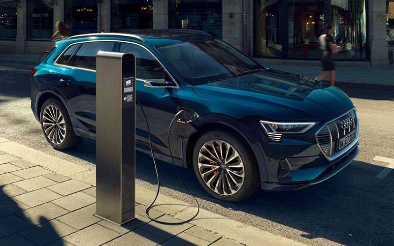 Audi e-tron Level 3 Charging
