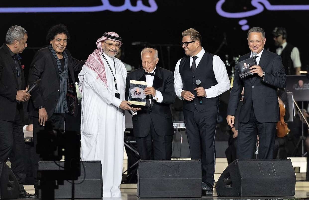 الهضبة عمرو دياب يشعل حفل تكريم الموسيقار هاني شنودة 2023 في الرياض 