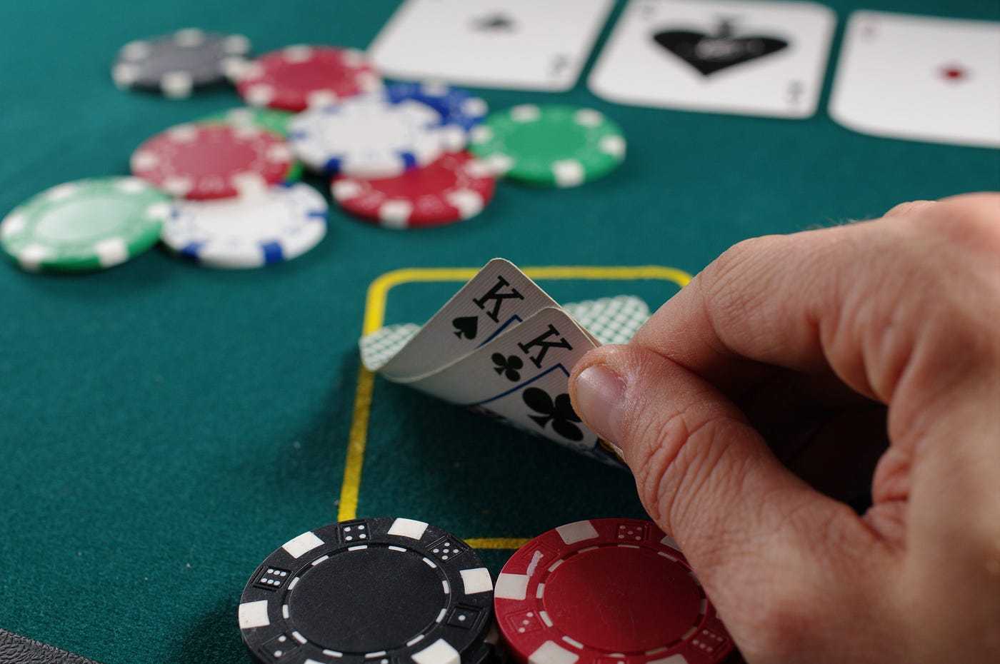 How To Play Online Poker In Texas