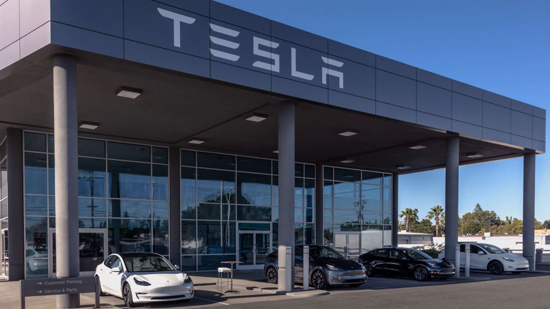 California lawsuit targets Tesla for racism