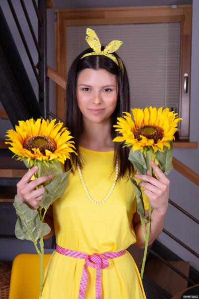 Amelia Grace - Sunny Flower 10