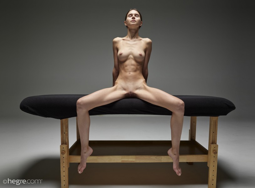 Leona - Naked Massage Art 44 14000Px 4