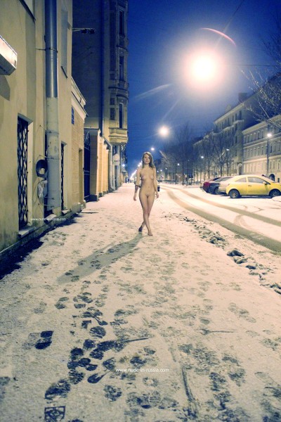 Eva 2 - Set 29 - Naked Walk In Winter In St. Petersburg 11
