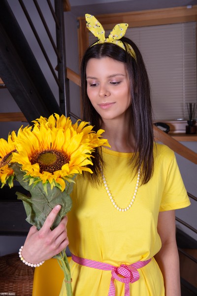Amelia Grace - Sunny Flower 2