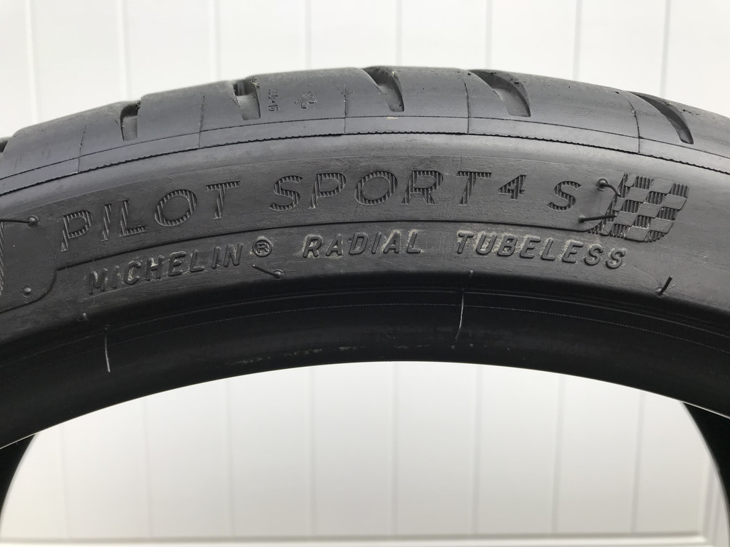 Michelin Pilot Sport 4S 235/35-19 & 305/30-19 - 6SpeedOnline - Porsche