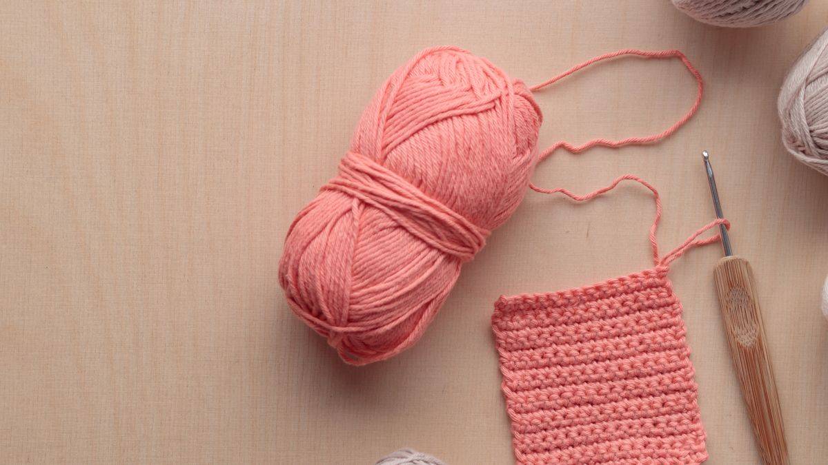 How To Crochet A Simple Scarf