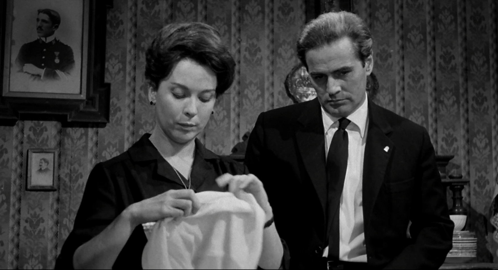 mtevuK - La tía Tula | 1964 | Drama | BDrip 1080p | castellano DTS 5.1 | 12,1 GB