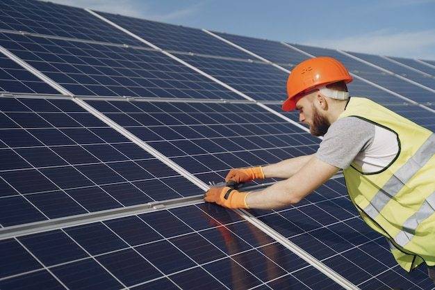  Affordable Solar Installation: Understanding the Value of Local Solar Installers for Your Solar Panel Installation thumbnail