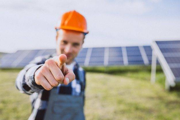 Solar Energy Installation: The Advantages of Working with Local Solar Installers thumbnail