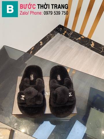 Dép bông Chanel đính logo đi trong nhà màu đen êm chân