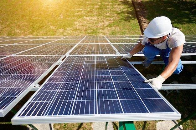  Best Solar Installation Company: Key Benefits of Hiring Local Solar Installers for Your Solar Panel Installation Project thumbnail