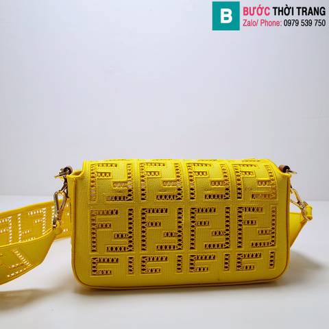 Túi xách Fendi Baguette siêu cấp canvas màu vàng size 27cm 