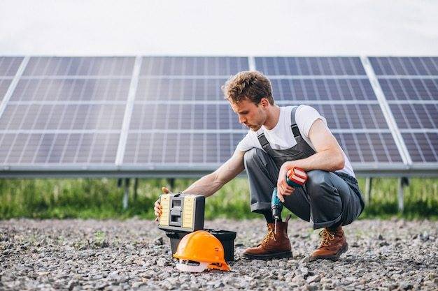  Solar Power Installation: The Advantages of Going Local with Solar Panel Installation thumbnail