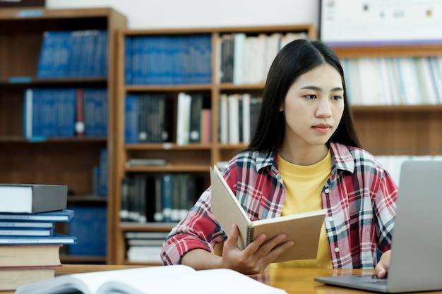  Guidance on Writing College Personal Statements: Standing Out in the Admissions Process: Expert Assistance with College Application Essays thumbnail