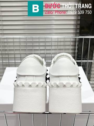 Giày thể thao Valentino đính đinh màu trắng viền đen