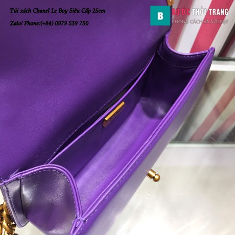 Túi xách Chanel Boy viền xích siêu cấp da cá đuối 25cm màu tím  - A67086