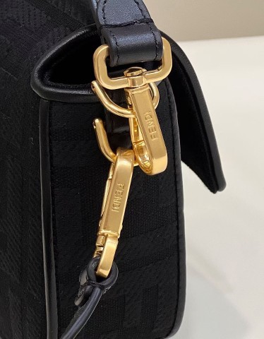 Túi xách Fendi Baguette siêu cấp da bê màu đen size 26cm 
