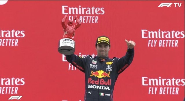 Checo Pérez logra podio al llegar tercero en Premio de Francia