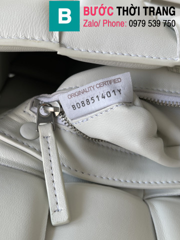 Túi xách Bottega Veneta Cassette bag cao cấp da bê màu trắng size 26cm