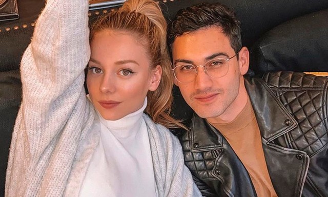 Alejandro Speitzer y Ester Esposito ahora están en España