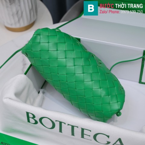 Túi xách Bottega Veneta the pouch cao cấp da bê màu xanh size 23cm