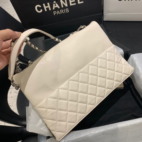 Túi xách Chanel Handbags Lambskin Flap bag da bê màu trắng size 32cm