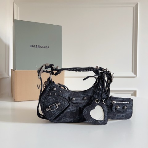 Túi xách Balenciag Le Cagole cao cấp da bê màu đen size 26cm