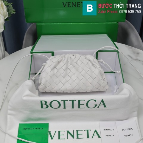 Túi xách Bottega Veneta the pouch cao cấp da bê màu trắng size 23cm