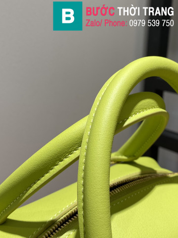 Túi xách Loewe Amazono siêu cấp da bê màu xanh nõn chuối size 19cm