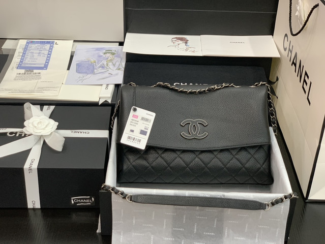 Túi xách Chanel Handbags Lambskin Flap bag da bê màu đen size 32cm