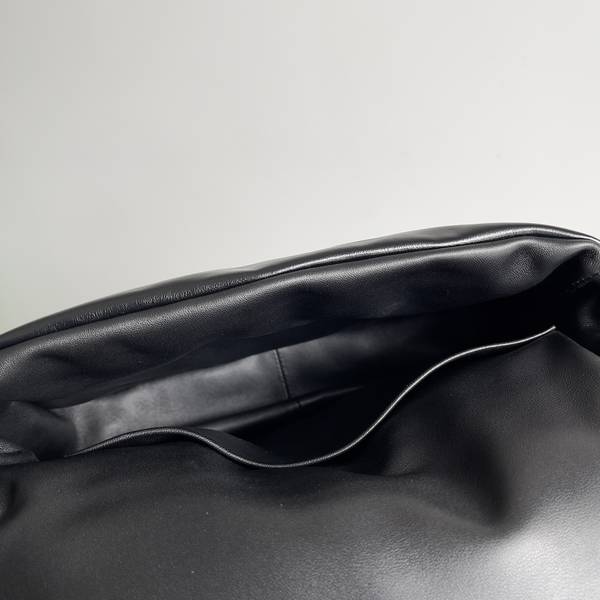Túi xách Bottega Veneta siêu cấp da bò màu đen size 29cm 