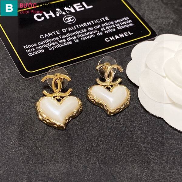 Bông tai Chanel trái tim