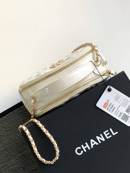 Túi xách Chanel Boston siêu cấp da bò màu trắng size 20cm 