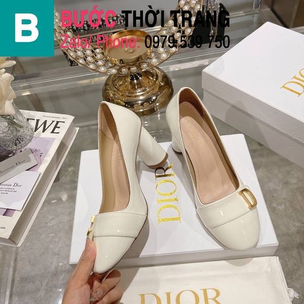 Giày cao gót Dior mũi tròn gắn logo gót trụ cao 8.5cm màu trắng