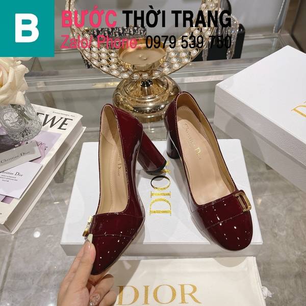 Giày cao gót Dior mũi tròn gắn logo gót trụ cao 8.5cm màu đỏ